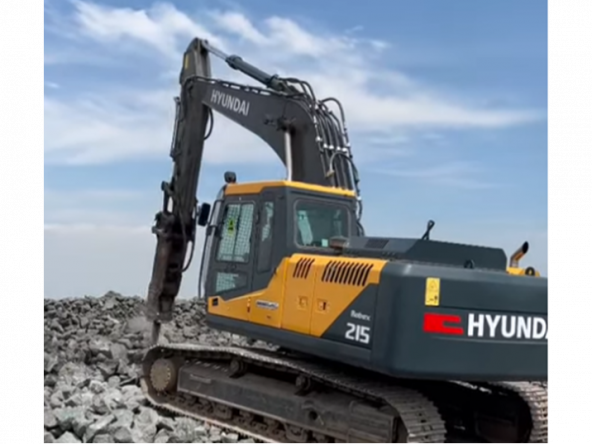 215 Hyundai breaker.jpg.png