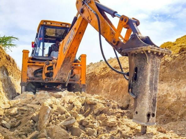 JCB 3DX rock breaker.jpg