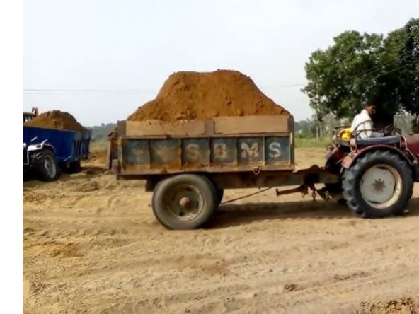 tractor trolley eicher.jpg