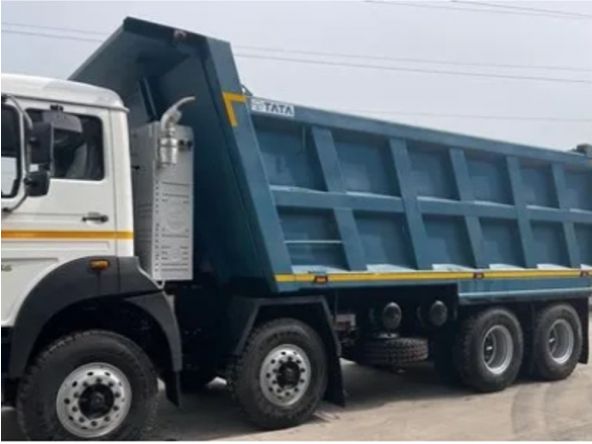 Tata hywa 3523.jpg
